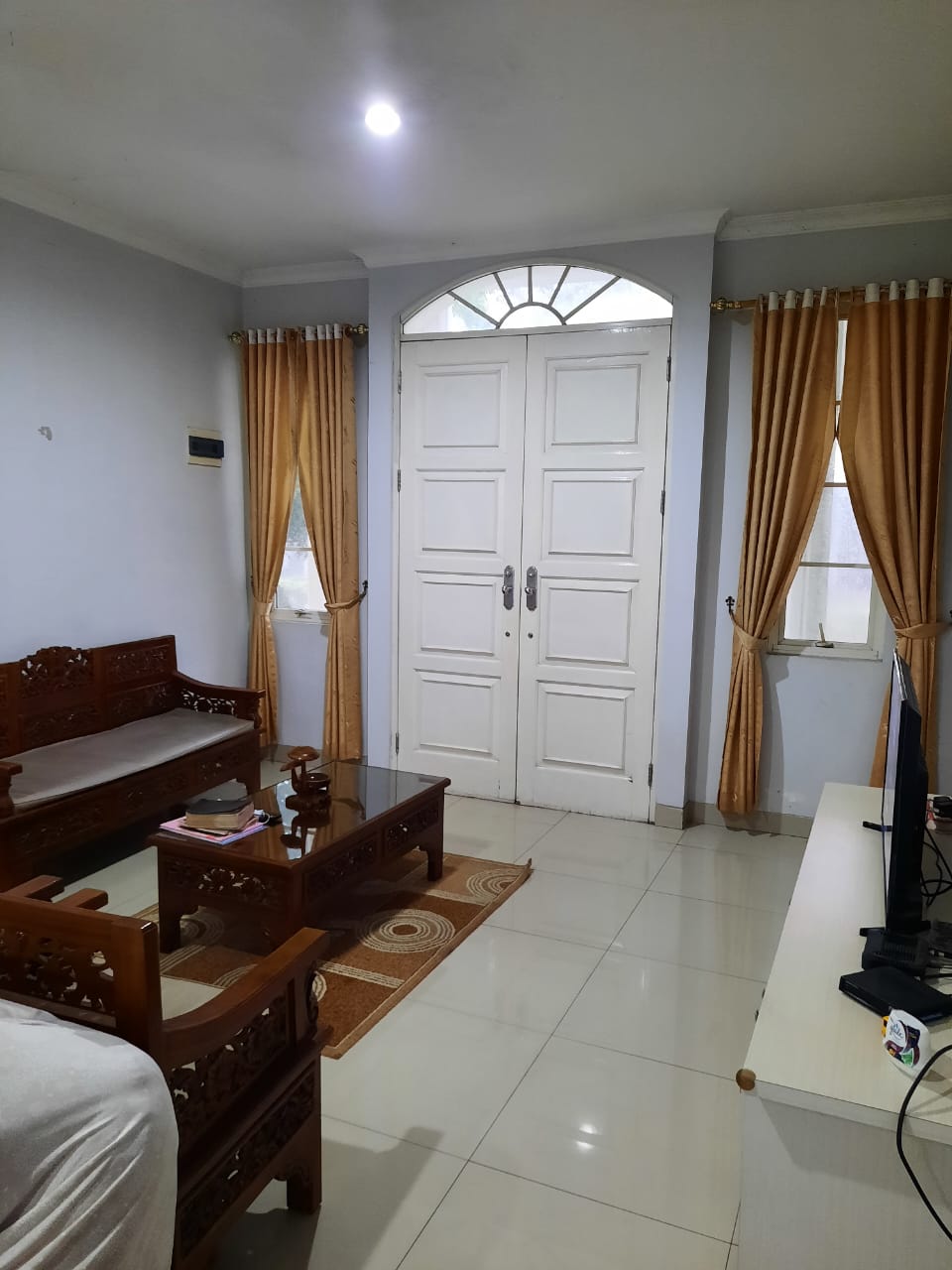 Rumah Disewakan di Cluster Oakwood Lippo Cikarang